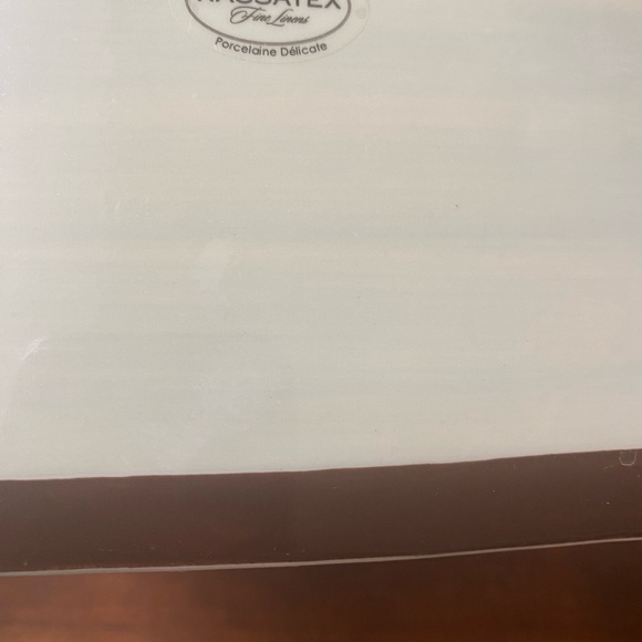 Kassatex Fine Porcelain Cup & Tissue Holder Light sky blue with brown trim - Picture 11 of 11